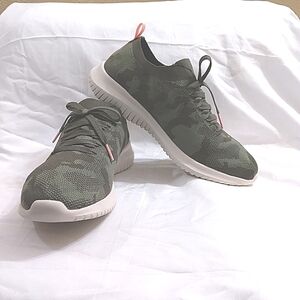 Skechers Sneakers Women Size 9 Green Camo Air Cooled Memory Foam.